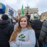 Anita Löffler bei einer Demonstration